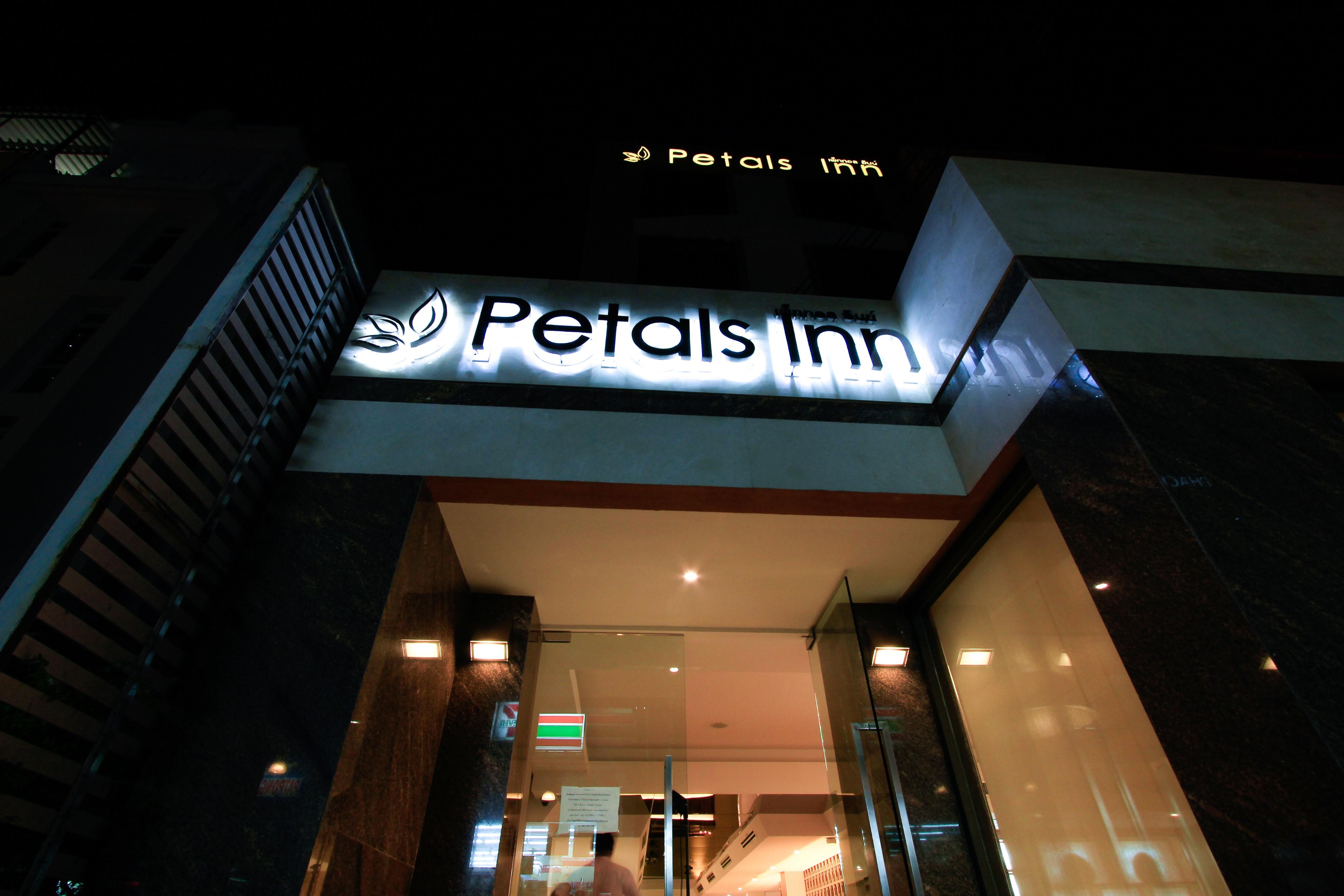 Petals Inn Bangkok Dış mekan fotoğraf